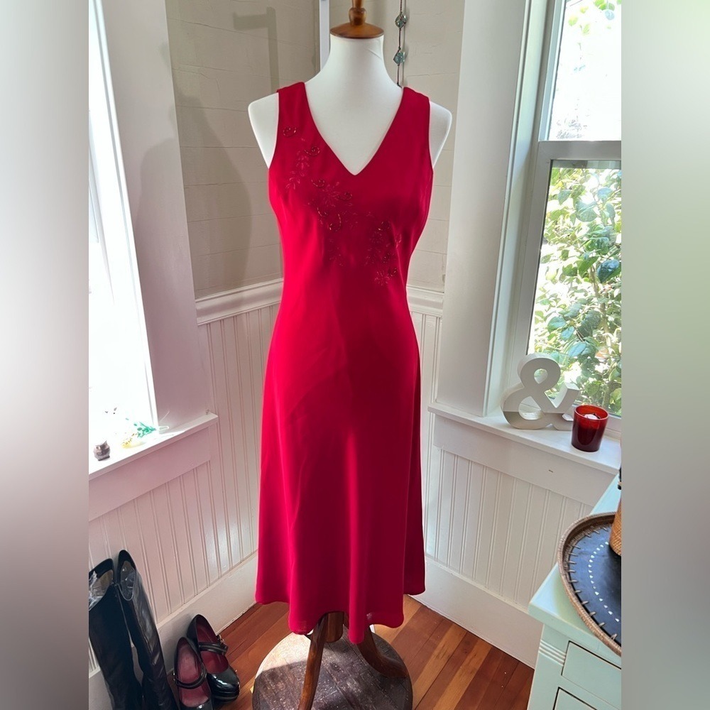 Amanda Smith Red Beaded Floral Midi Dress Size 8 V-Neck Fit & Flare